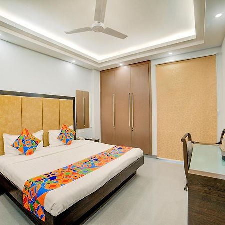 FabHotel Exotica Greenpark - Fully Vaccinated Staff Nuova Delhi Esterno foto