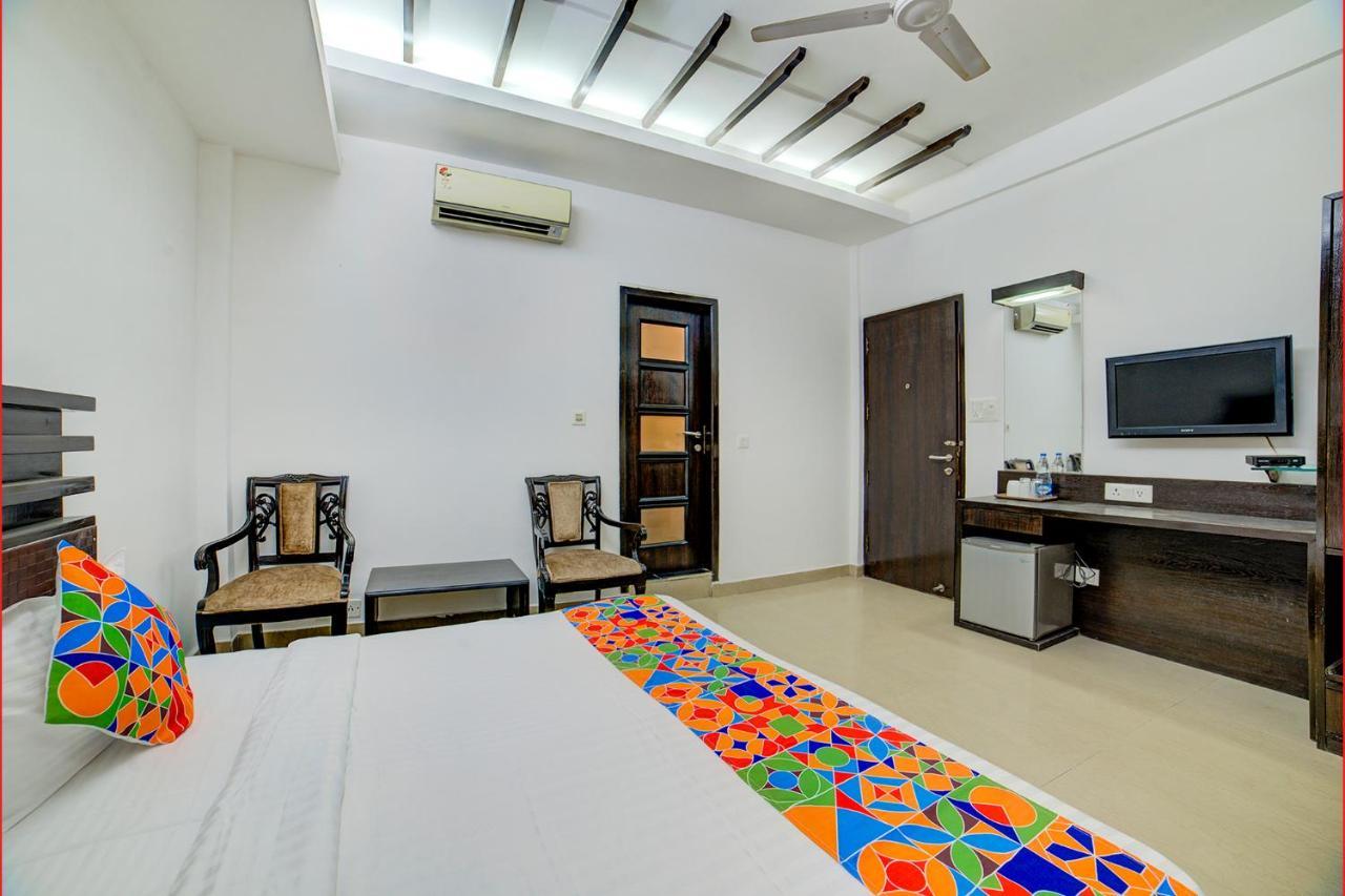 FabHotel Exotica Greenpark - Fully Vaccinated Staff Nuova Delhi Esterno foto