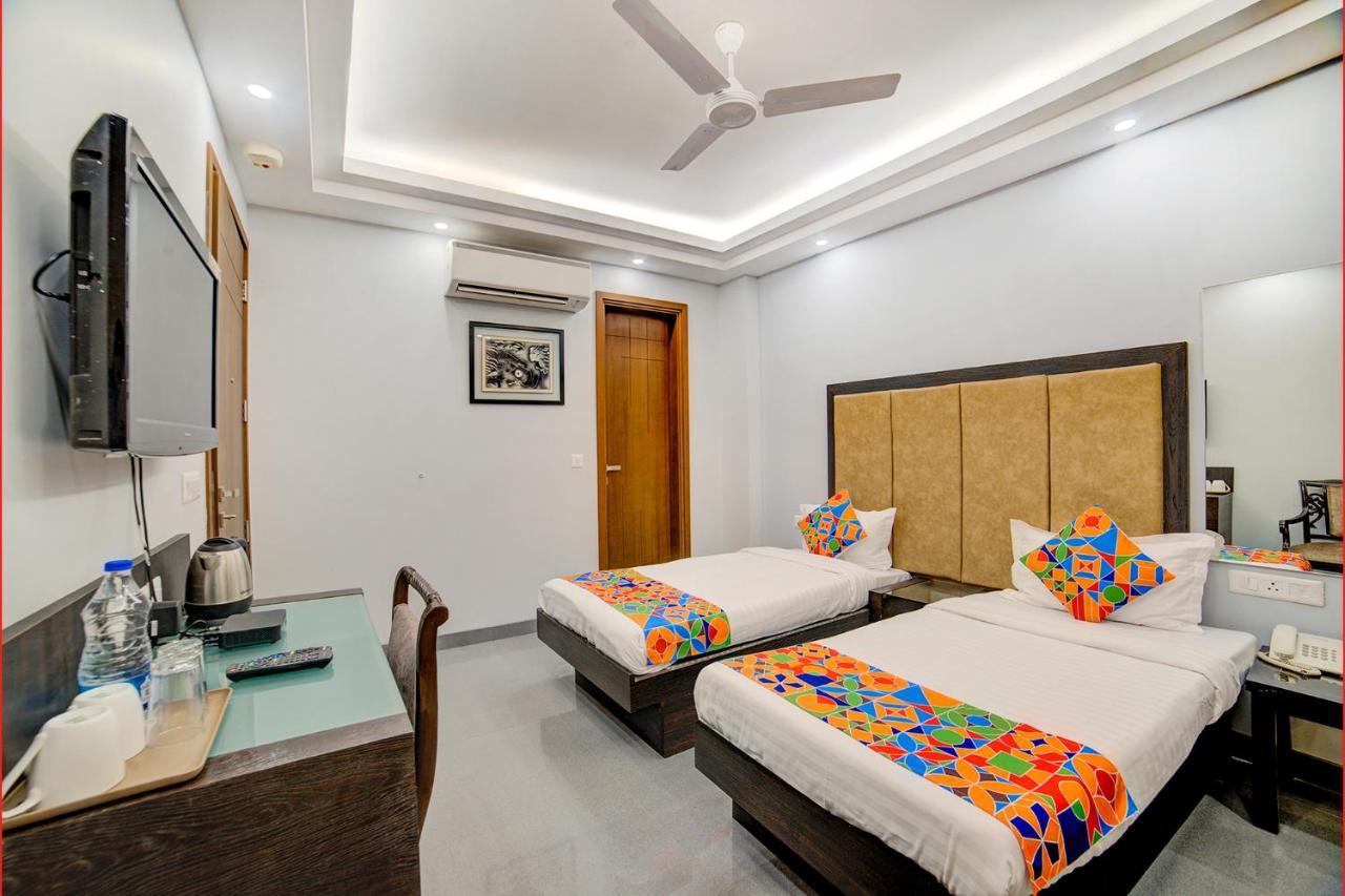 FabHotel Exotica Greenpark - Fully Vaccinated Staff Nuova Delhi Esterno foto