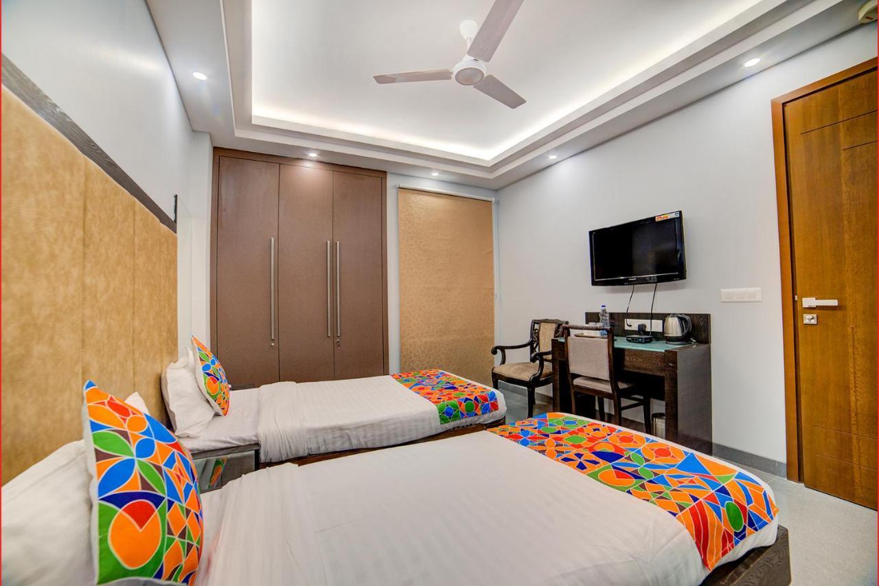 FabHotel Exotica Greenpark - Fully Vaccinated Staff Nuova Delhi Esterno foto