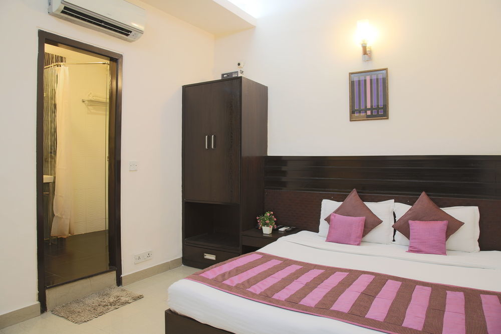 FabHotel Exotica Greenpark - Fully Vaccinated Staff Nuova Delhi Esterno foto